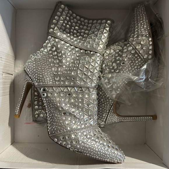 Steve Madden Crossing Rhinestone Booties - Picture 2 of 6